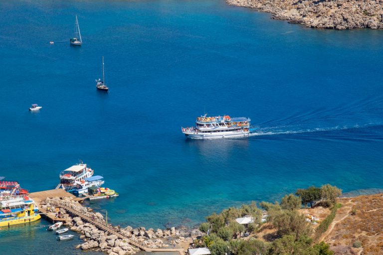 Lindos Boat arrives (1 of 1)